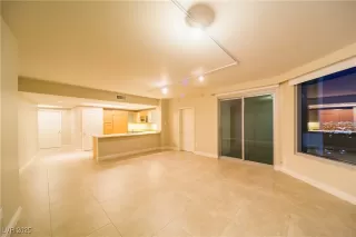 Photo #2: 2701180 Listing 