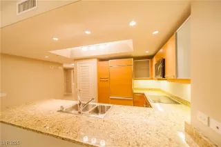 Photo #5: 2701180 Listing 