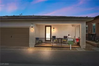 Photo #4: 2701181 Listing