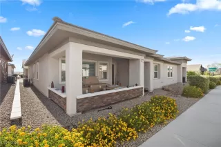 Photo #5: 2701181 Listing