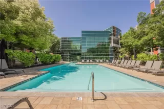 Photo #4: 2701187 Listing 