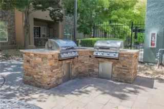 Photo #5: 2701187 Listing 