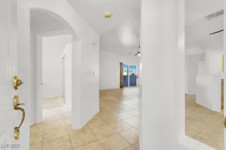 Photo #2: 2701208 Listing