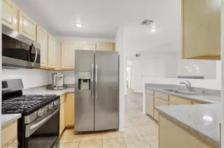 Photo #4: 2701208 Listing