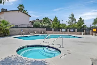 Photo #4: 2701222 Listing