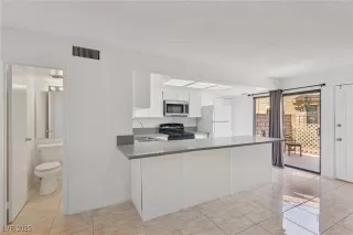 Photo #3: 2701228 Listing 