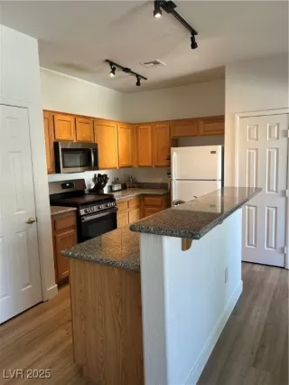 Photo #5: 2701245 Listing 