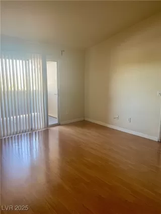 Photo #4: 2701251 Listing 