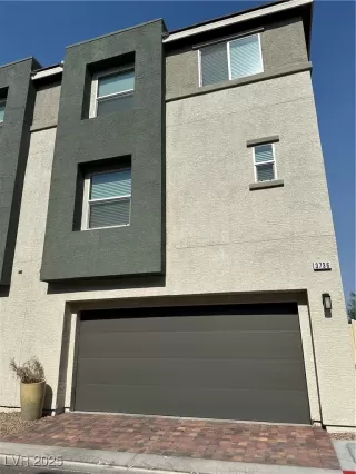 Photo #1: 2701268 Listing 