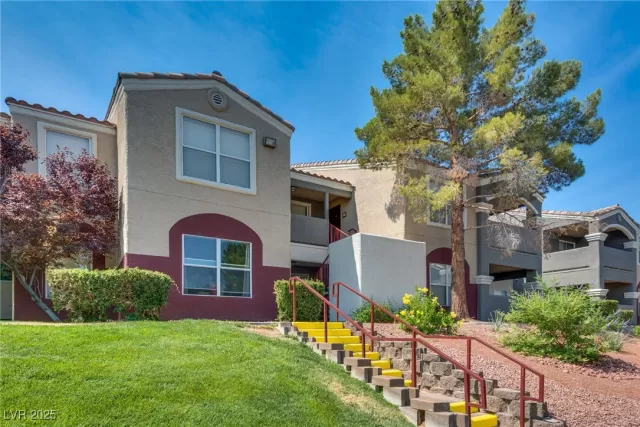 MLS: 2701275 Condo For Sale