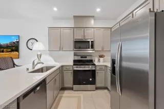 Photo #3: 2701278 Listing