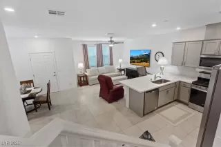 Photo #4: 2701278 Listing