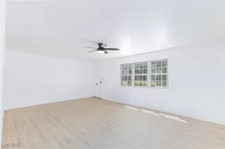 Photo #6: 2701283 Listing