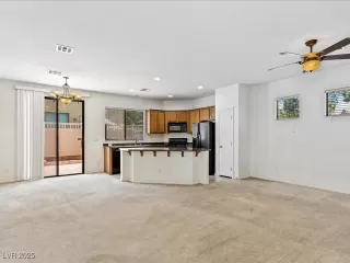 Photo #5: 2701285 Listing