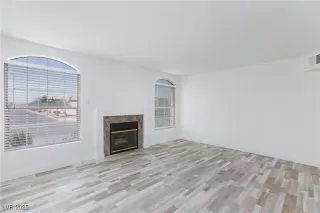 Photo #6: 2701331 Listing 