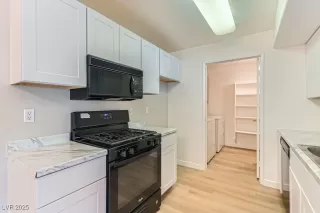 Photo #3: 2701334 Listing 