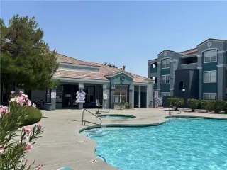 Photo #3: 2701340 Listing