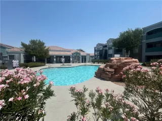 Photo #4: 2701340 Listing