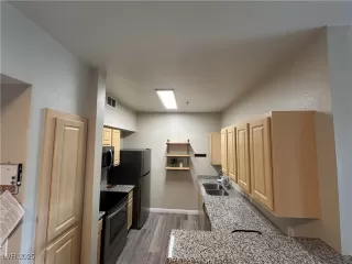 Photo #6: 2701340 Listing