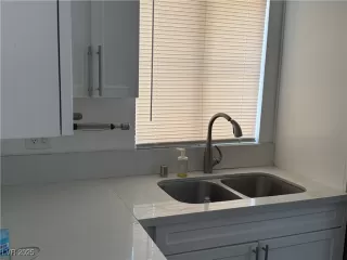 Photo #4: 2701345 Listing 