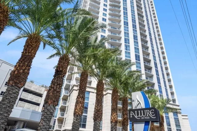MLS: 2701352 Condo For Sale