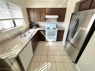 Photo #3: 2701380 Listing 