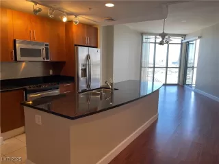 Photo #3: 2701399 Listing 