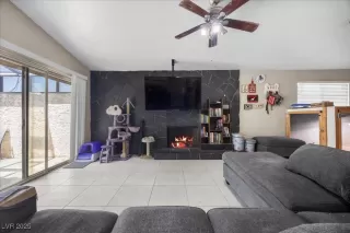 Photo #3: 2701404 Listing