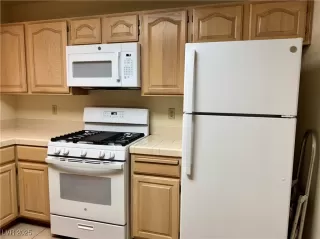 Photo #3: 2701424 Listing