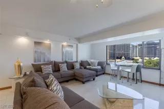 Photo #4: 2701429 Listing