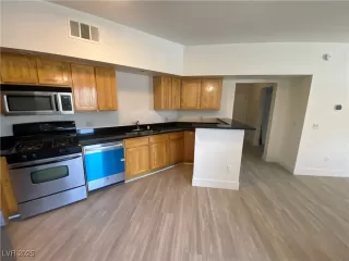 Photo #1: 2701436 Listing 