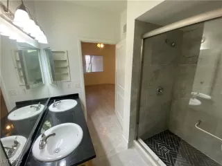 Photo #2: 2701436 Listing 