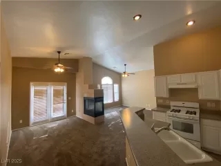 Photo #2: 2701437 Listing 