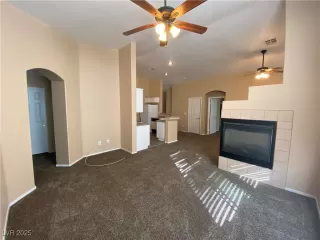 Photo #5: 2701437 Listing 