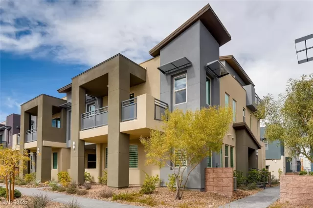 MLS: 2701471 Condo For Sale
