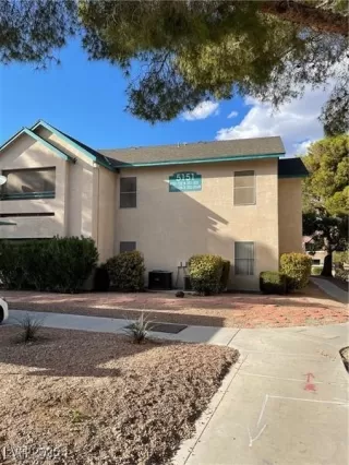 Photo #2: 2701479 Listing 