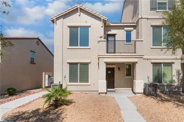 MLS: 2701490 Condo For Sale