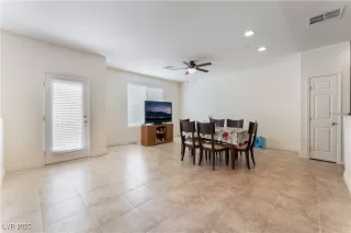 Photo #4: 2701490 Listing