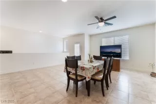 Photo #5: 2701490 Listing