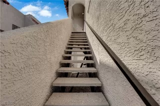 Photo #2: 2701504 Listing 