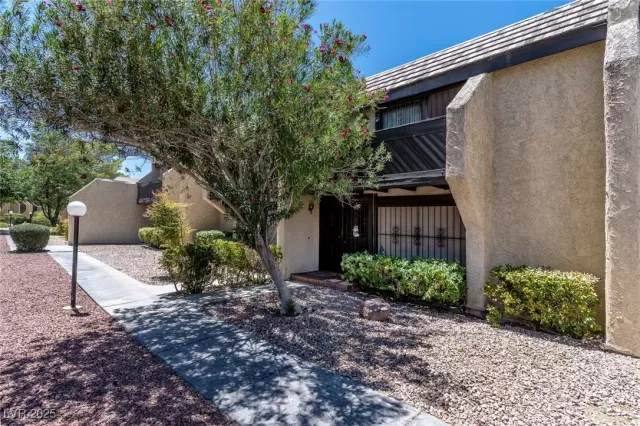 MLS: 2701513 Condo For Sale