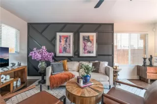 Photo #2: 2701523 Listing 