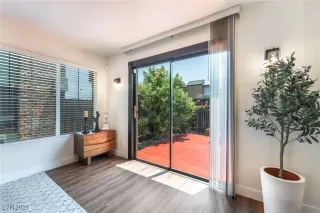 Photo #5: 2701523 Listing 