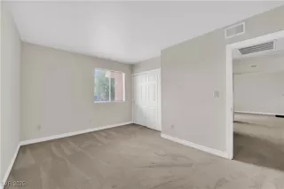 Photo #6: 2701531 Listing