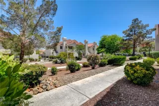 Photo #2: 2701544 Listing