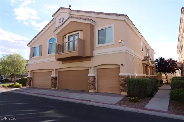 MLS: 2701562 Condo For Sale