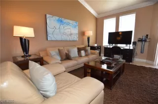 Photo #2: 2701563 Listing 