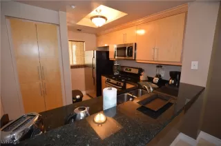 Photo #5: 2701563 Listing 