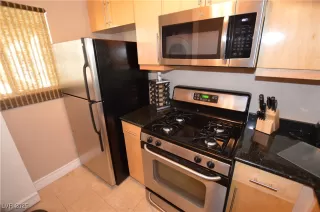 Photo #6: 2701563 Listing 