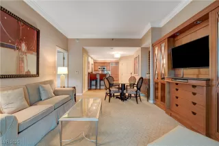 Photo #5: 2701571 Listing 